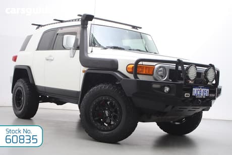 White 2013 Toyota FJ Cruiser Wagon