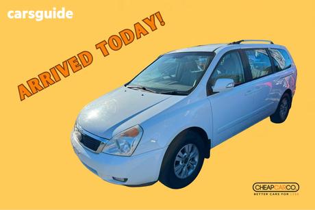 White 2013 Kia Grand Carnival Wagon Platinum
