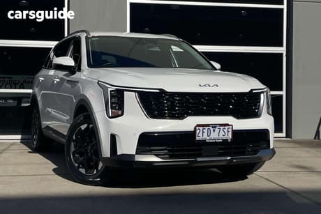 White 2024 Kia Sorento Wagon S 7 Seat