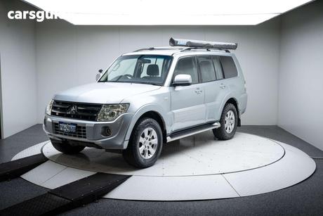 Silver 2013 Mitsubishi Pajero Wagon Glx-R Lwb (4X4)