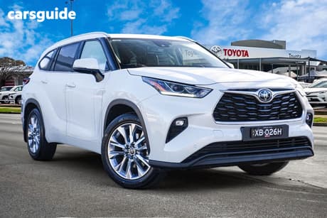 White 2021 Toyota Kluger Wagon Grande Awd