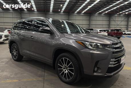 White 2018 Toyota Kluger Wagon Grande (4X4)