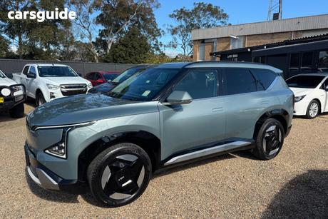 Green 2025 Kia EV5 Wagon Earth Awd Lr Black