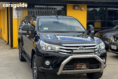 Black 2015 Toyota Hilux Dual Cab Pick-up Sr5 (4X4)
