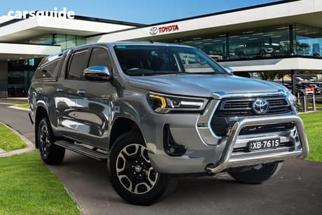 Silver 2021 Toyota Hilux Double Cab Pick Up Sr5 (4X4)