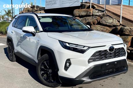White 2024 Toyota RAV4 Wagon Cruiser (Awd) Hybrid