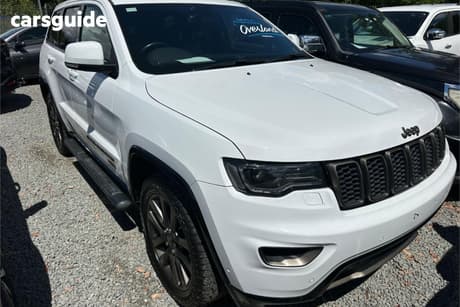 White 2016 Jeep Grand Cherokee Wagon Overland (4X4)