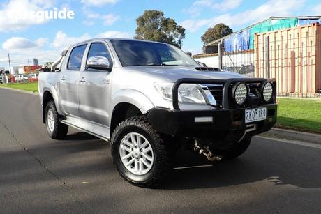 Silver 2015 Toyota Hilux Dual Cab Pick-up Sr5 (4X4)