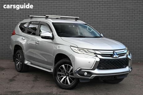 Silver 2017 Mitsubishi Pajero Sport Wagon Exceed (4X4) 7 Seat