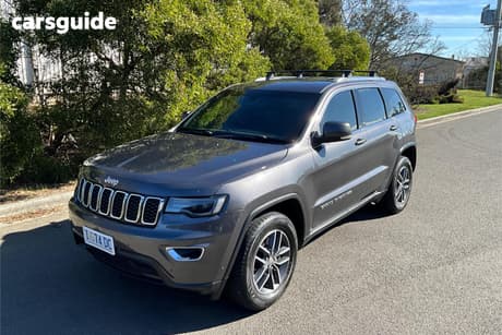 Grey 2018 Jeep Grand Cherokee Wagon Laredo (4X4)
