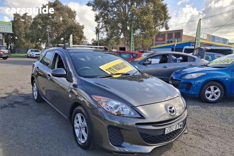 Grey 2013 Mazda 3 Hatchback Neo