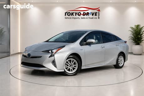 Silver 2018 Toyota Prius Sedan AWD HYBRID