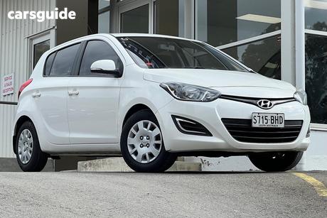 White 2013 Hyundai I20 Hatchback Active
