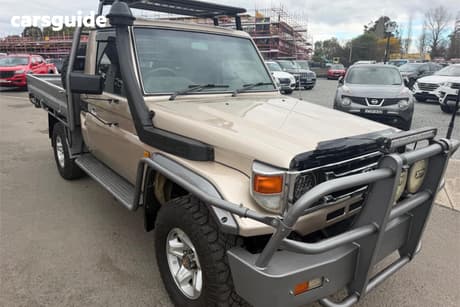 Gold 2004 Toyota Landcruiser Cab Chassis Rv (4X4)