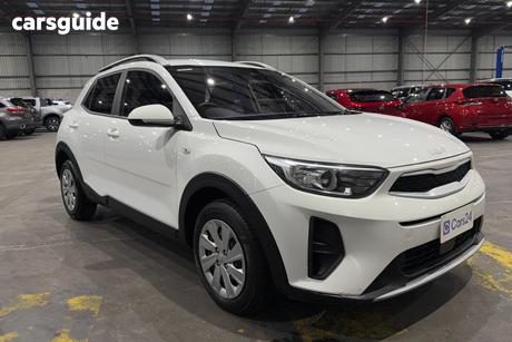 White 2022 Kia Stonic Wagon S