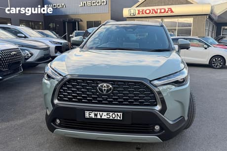 Green 2022 Toyota Corolla Cross Wagon Gxl 2Wd