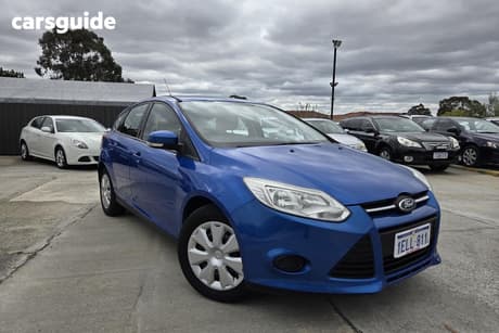 Blue 2013 Ford Focus Hatchback Ambiente