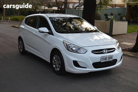 White 2016 Hyundai Accent Hatchback Active