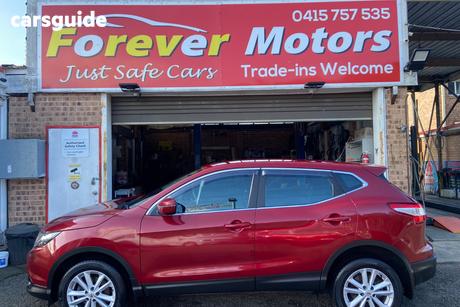 Burgundy 2016 Nissan Qashqai Wagon St (4X2)