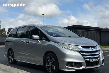 Silver 2014 Honda Odyssey Wagon Vti-L