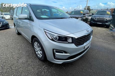 Silver 2018 Kia Carnival Wagon S