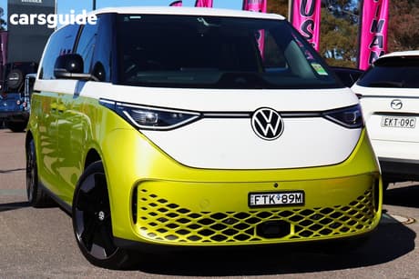 Yellow 2024 Volkswagen ID. Buzz Wagon Pro Lwb