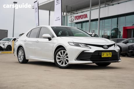 White 2022 Toyota Camry Sedan Ascent + Sat Nav