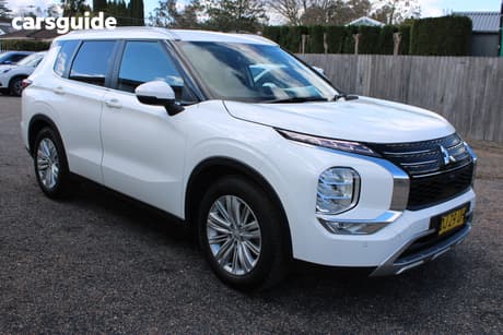 White 2023 Mitsubishi Outlander Wagon Ls 7 Seat (Awd)