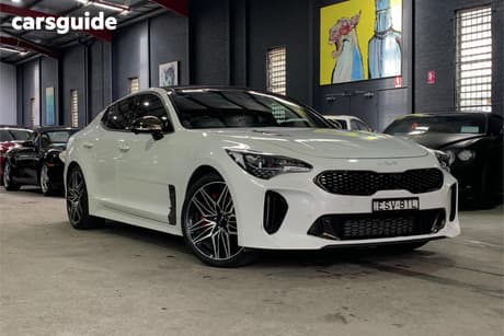 White 2022 Kia Stinger Sedan 3.3 Gt (Black Leather)