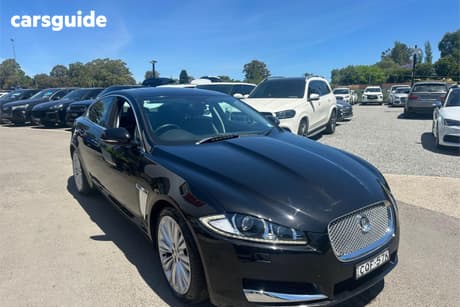 Black 2013 Jaguar XF Sedan 2.0 Premium Luxury