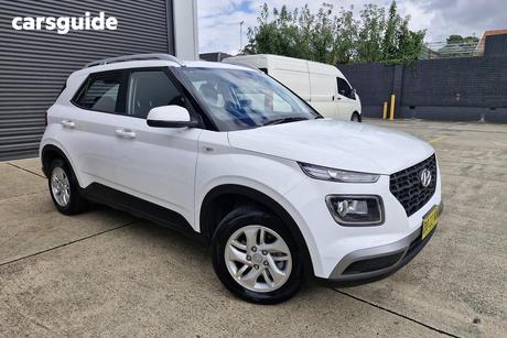 White 2025 Hyundai Venue Wagon