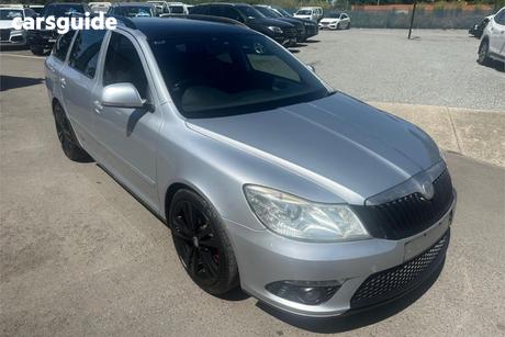 Silver 2010 Skoda Octavia Wagon 118 Tsi