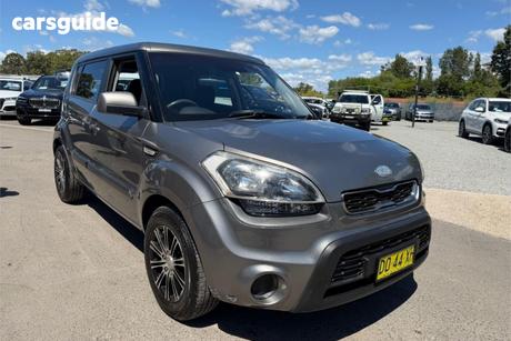 Grey 2013 Kia Soul Hatchback