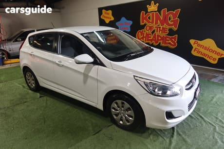 White 2016 Hyundai Accent Hatchback Active