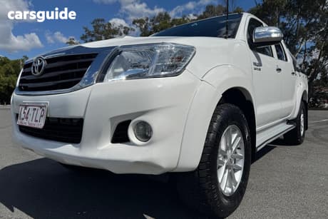 White 2013 Toyota Hilux Dual Cab Pick-up Sr5 (4X4)
