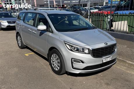 Silver 2018 Kia Carnival Wagon S