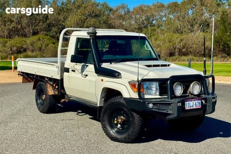 White 2017 Toyota Landcruiser Cab Chassis Gx (4X4)