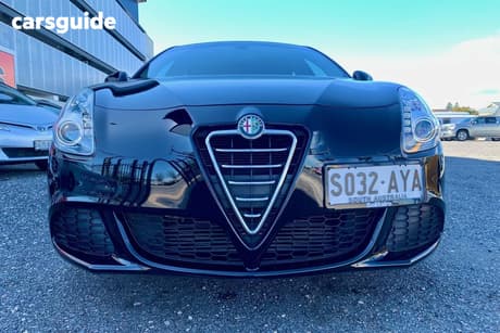 Black 2013 Alfa Romeo Giulietta Hatchback Progression 1.4