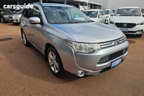 Silver 2013 Mitsubishi Outlander Wagon Ls (4X4)
