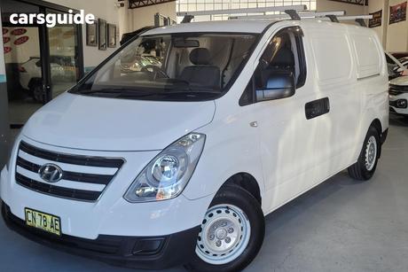 White 2017 Hyundai Iload Van 3S Liftback
