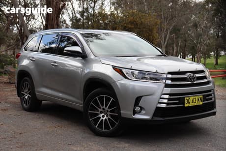 Silver 2017 Toyota Kluger Wagon Grande (4X4)