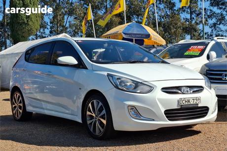 White 2012 Hyundai Accent Hatchback Premium
