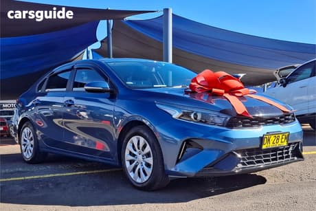 Blue 2024 Kia Cerato Sedan S