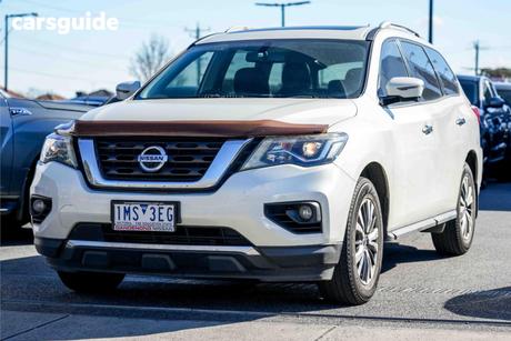 White 2018 Nissan Pathfinder Wagon St-L (4X4)