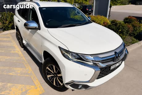White 2017 Mitsubishi Pajero Sport Wagon Exceed (4X4) 7 Seat