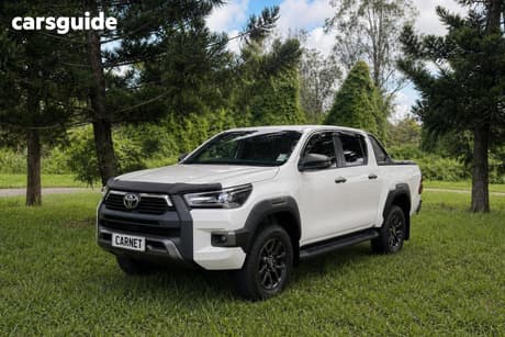White 2022 Toyota Hilux Double Cab Pick Up Rogue (4X4) 6 Speaker