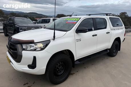 White 2020 Toyota Hilux Double Cab Pick Up Sr (4X4)