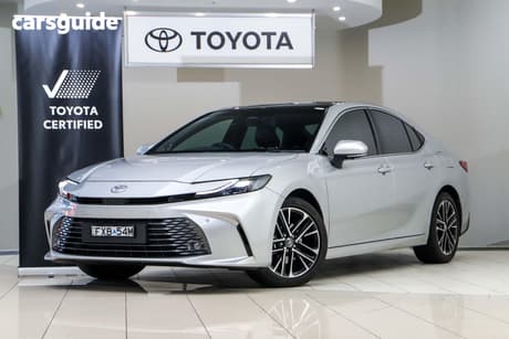 Silver 2026 Toyota Camry Sedan Sl Hybrid