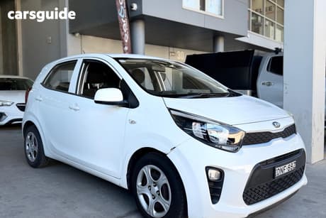 White 2017 Kia Picanto Hatchback Si