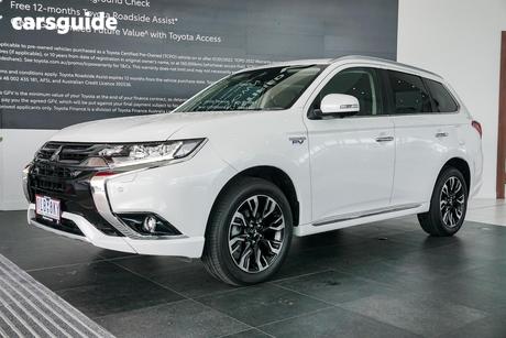 White 2017 Mitsubishi Outlander Wagon Exceed Phev (Hybrid)